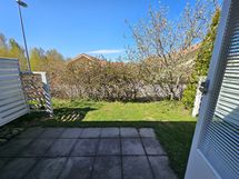 takapiha lännen puolella