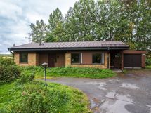 Kompaktin kokoinen talo hyvällä pohjapiirroksella heti vapaana.