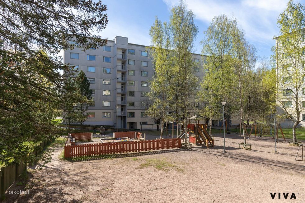 Julkisivu