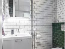 Erillinen WC eteisessä