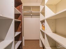 vaatehuone (yläkerta)