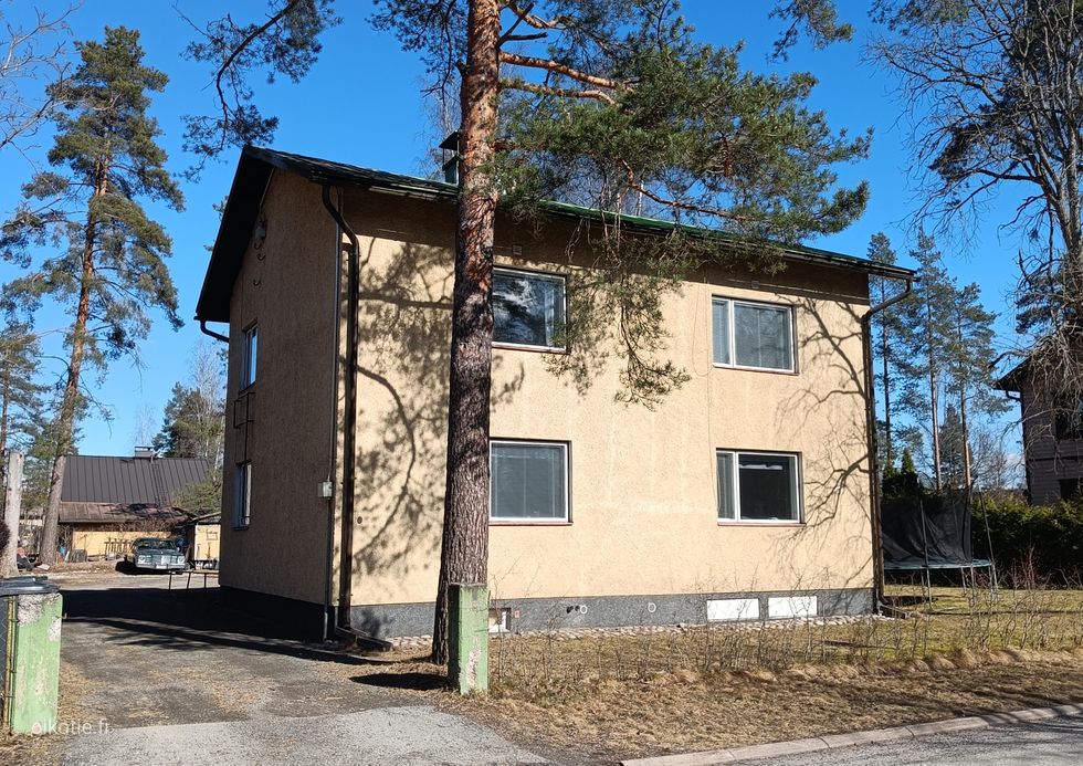 Julkisivu