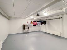 Pyykkien kuivaus onnistuu myös taloyhtiön kuivaushuoneen avulla.