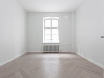 Eteispuolen makuuhuone