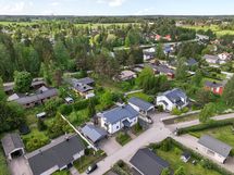 Rauhallinen sijainti päättyvällä pikkukujalla