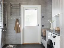 Kodinhoitohuone omalla sisäänkäynnillä 