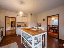 Keskikerroksen keittiö