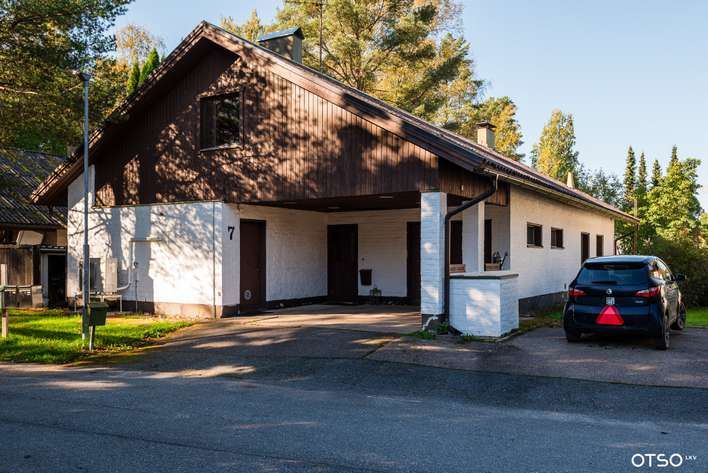Omakotitalo, 3mh+oh+k+wc+vh+khh+ph+s+at, 151/210 m², Vähärauma, Pori