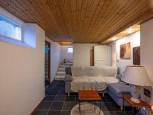 Alakerran takkahuone