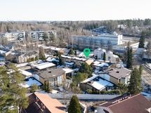 Todella keskeinen sijainti Niittykummun palveluihin.