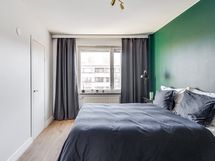 Vaatehuone vasemmalla