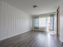 Olohuone ilman huonekaluja