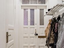 Upeat ja alkuperäiset entisöidyt ulko-ovet