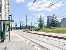 Hyvät julkiset yhteydet ovat ihan vieressä.
