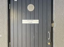 Taloyhtiössä myös sauna sekä pesutupa! Löytyvät heti 3C rapun vierestä. Taloyhtiön netti 0€.