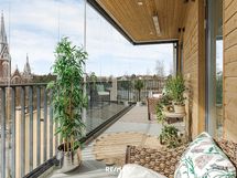 Pääparveke, kulku olohuoneesta