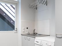 Kodinhoitohuoneesta käynti ulos