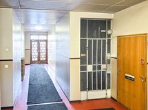 Taloyhtiössä hissi.