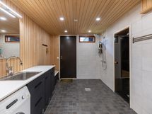 Remontoitu kylpyhuone