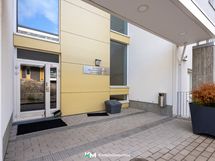 Sisäänkäynti rappuun
