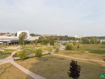 Näkymää Töölönlahdelle päin asunnon parvekkeelta