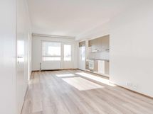 Sisäkuvat ovat 5. kerroksen asunnosta B32 (74 m²)