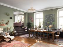 Upea, lähes 3,5m korkea olohuone