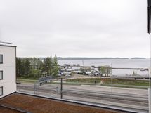 upeat Näsijärvinäkymät parvekkeelta