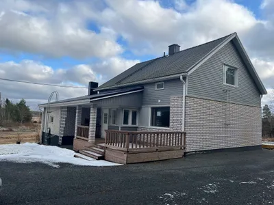 Omakotitalo, Alak: et+ k+ 2x oh+wc+ pukuh+ pesuh/s. Yläk: 3x mh+ aula+ wc+ ullakkoa. Piharakennus., 165/210 m², Hankkila - View 2