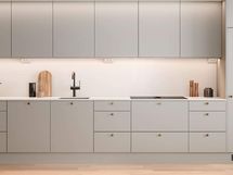 Visualisointikuva hintaan kuuluvasta vaihtoehtoisesta Halla-keittiötyylistä