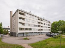 Talon julkisivu sisäpihan puolelta.