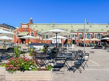 Hietalahden kauppatorille muutaman minuutin kävelymatka