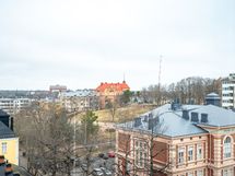 Puolalanpuisto näkyy ikkunoista