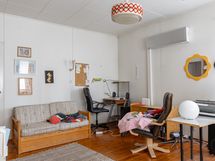 Alakerran makuuhuone