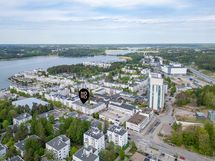 Merellisten ulkoilualueiden lisäksi metroasema on asunnon välittömässä läheisyydessä.