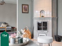 Varaava takka olohuoneessa