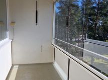 Lasitettu parveke etelään