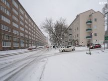 Julkisivu kadun puolelta