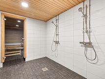 Yhtiöllä on uudet sauna- ja pesulatialt.