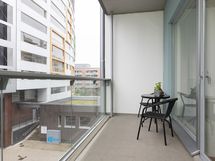 Sisäpihan puoleinen parveke