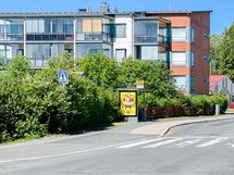 Bussit kulkevat alueella sujuvasti.