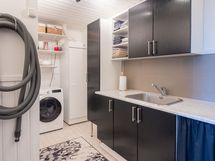 Kodinhoitohuone alakerrassa