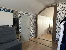 Yläkerran toinen huone