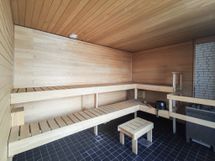 Taloyhtiön sauna.