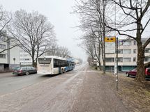 Olunkylässä on loistavat liikenneyhteyden niin bussilla, junalla kuin raitiovaunullakin!