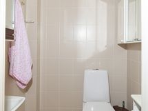 Alakerran wc / Wc på nedre våningen