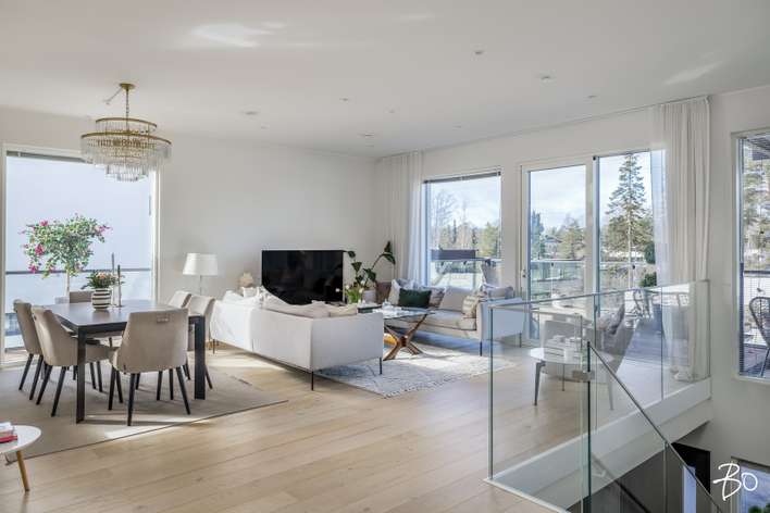 Omakotitalo, oh, 4mh, k, rt, aula, 2x kph, s, khh, wc, vh, tekn.tila, et, parveke, 155/167 m², Westend, Espoo