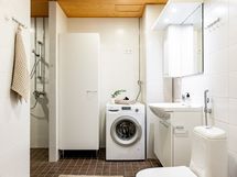 Alakerran kylpyhuonesaunaosasto