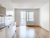 Kaunis, vuonna 2022 valmistunut, kolmannen kerroksen koti, Espoon Niittykummusta.