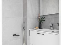 Alakerran erillis-wc